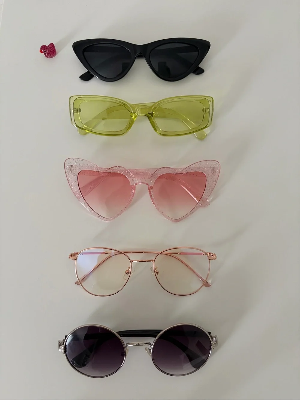 Assorted Women's Fashion Sunglasses - Pink, Black, Green, Rose, Purple